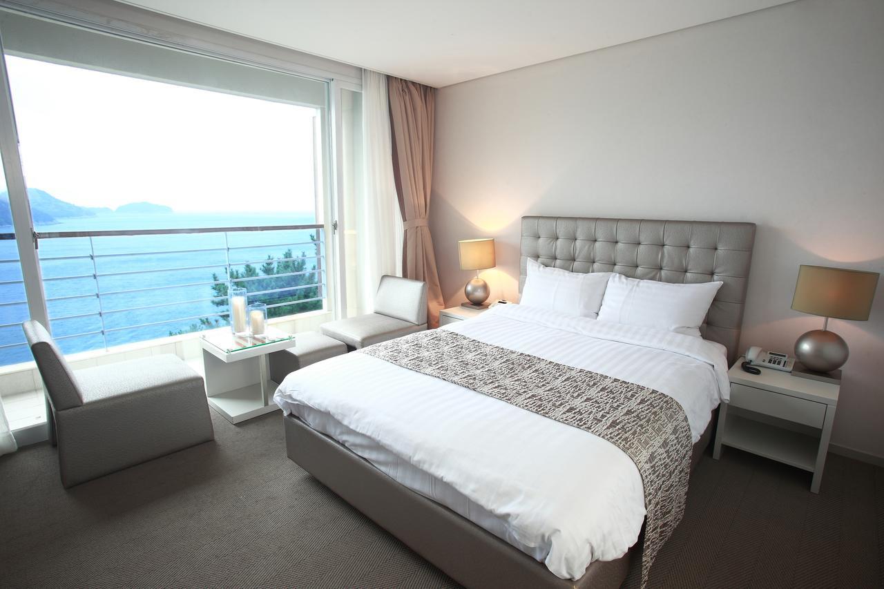 Hotel Riviera Geoje Exterior photo