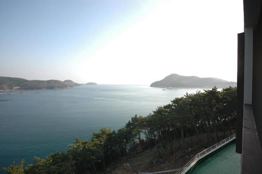 Hotel Riviera Geoje Exterior photo